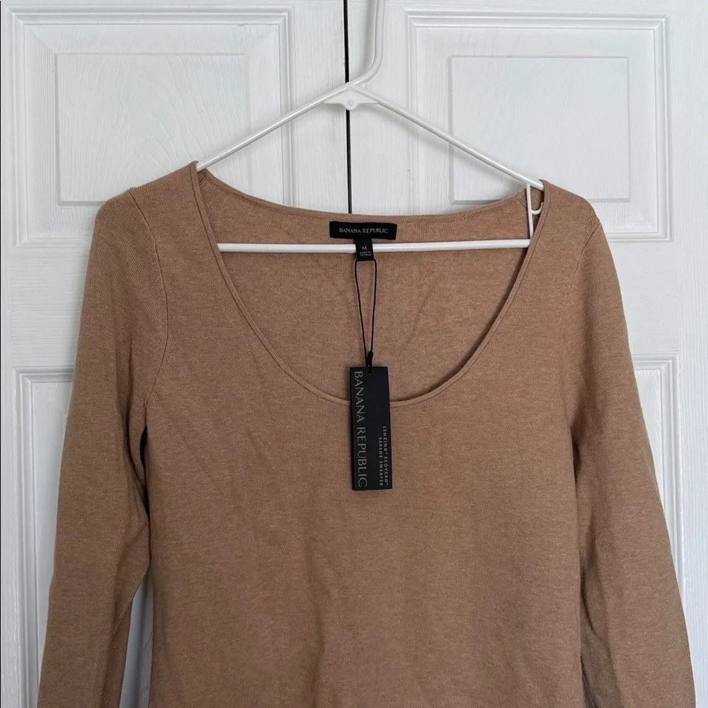 Banana Republic Scoop Neck Beige Sweater Long Sleeve Size Medium - Picture 2 of 6